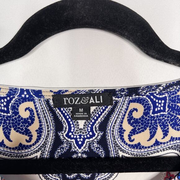 Roz & Ali Womens Medium M Blue White Paisley Printed Scoop Neck Tie Waist Blouse - Picture 7 of 9